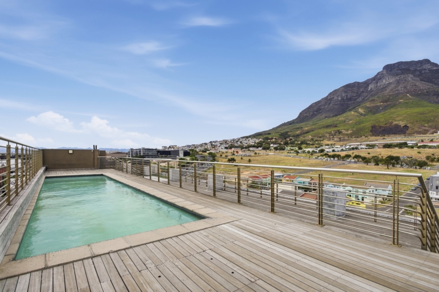 2 Bedroom Property for Sale in Zonnebloem Western Cape